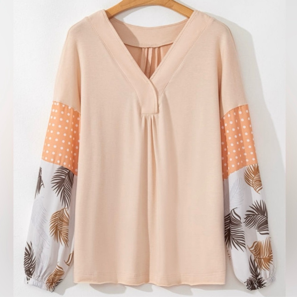 ⭐️Peach and Orange Patterned Women's Top